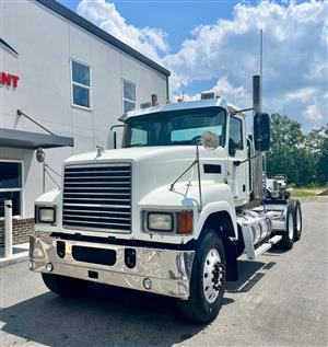2014 Mack CHU613 - Daycab