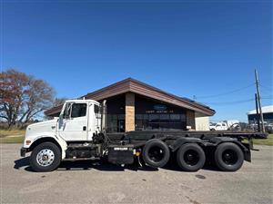 2004 Freightliner FL112