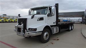 2025 Volvo VHD64B300