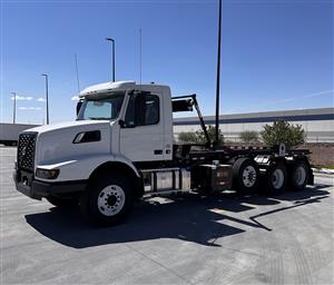 2026 Volvo VHD64B300