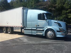 2005 Volvo VNL64T630