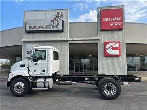 2027 Mack MD742