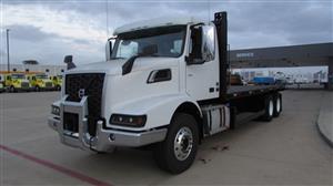 2025 Volvo VHD64B300