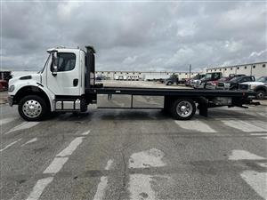 2017 Freightliner M2 106