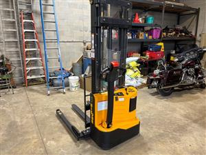 2024 Big Joe S22-116 Straddle Stacker