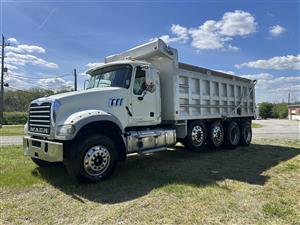 2014 Mack GU713