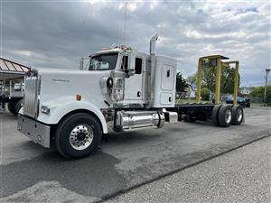 2025 Kenworth W900