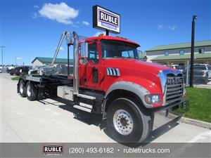 2020 Mack GR64F