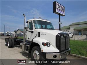 2025 Autocar DC64