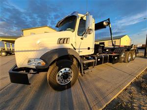 2023 Mack GR64B