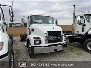 2027 Mack MD742