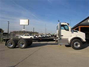 2027 Kenworth T880