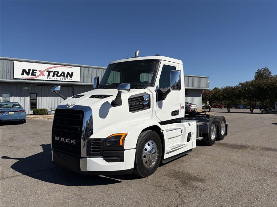 Nextran Truck Centers | New & Used Inventory