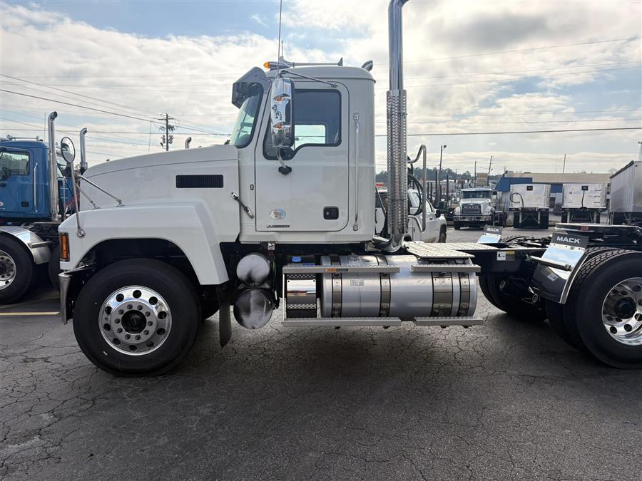 Nextran Truck Centers | New & Used Inventory