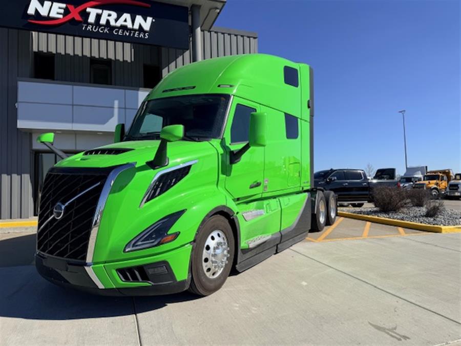 Volvo VNL64T860 Trucks For Sale