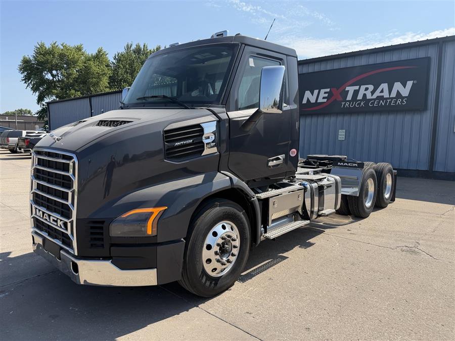 Nextran Truck Centers | New & Used Inventory