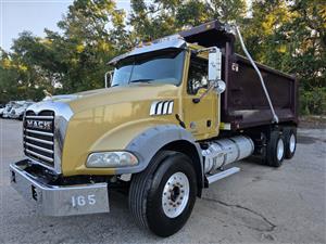 2017 Mack GU813