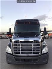 2015 Freightliner Cascadia EVO - Sleeper Truck