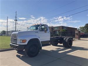1995 Ford F700 - Cab & Chassis