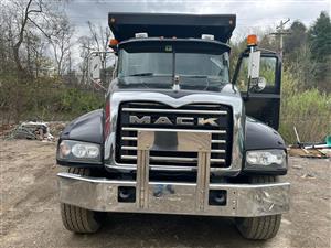 2012 Mack GU713 - Dump Truck