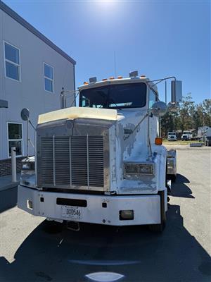 1999 Kenworth T800 - Daycab 1999 Kenworth T800 - Daycab